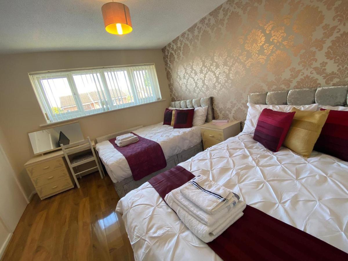Gardner Holidays House Манчестер Экстерьер фото
