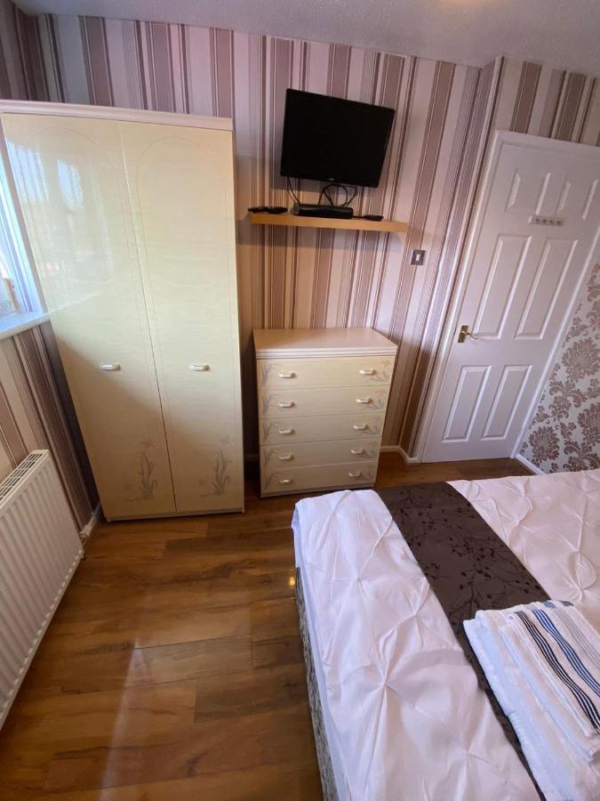 Gardner Holidays House Манчестер Экстерьер фото